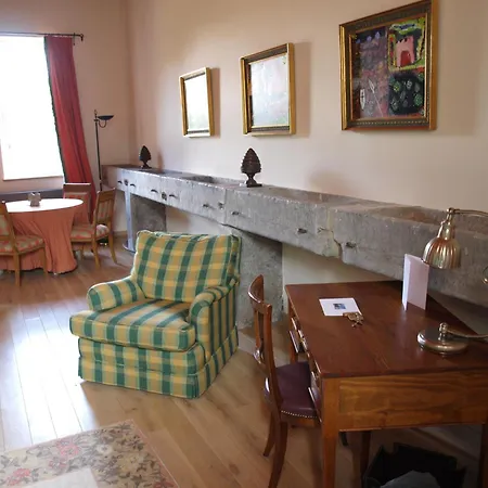 Château Jemeppe Alojamento de Acomodação e Pequeno-almoço *